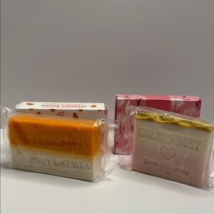 Kojic Papaya Honey Oatmeal & Golden Dust Pink Soap Duo